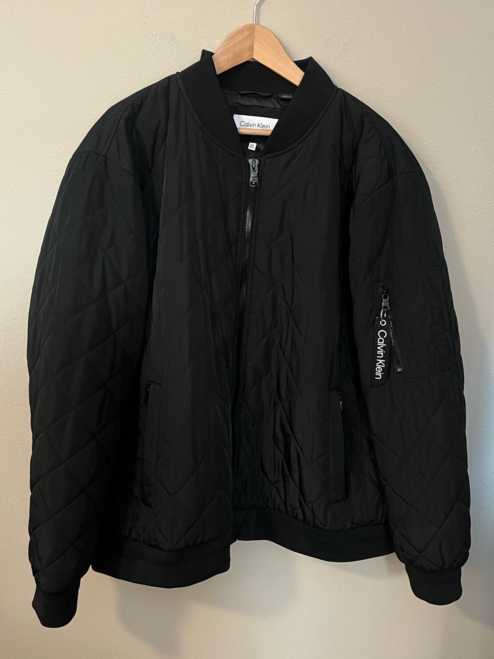 Calvin Klein Men's Quilted Baseball Jacket with Rib-Knit Trim in Black XXL - Picture 7 of 11